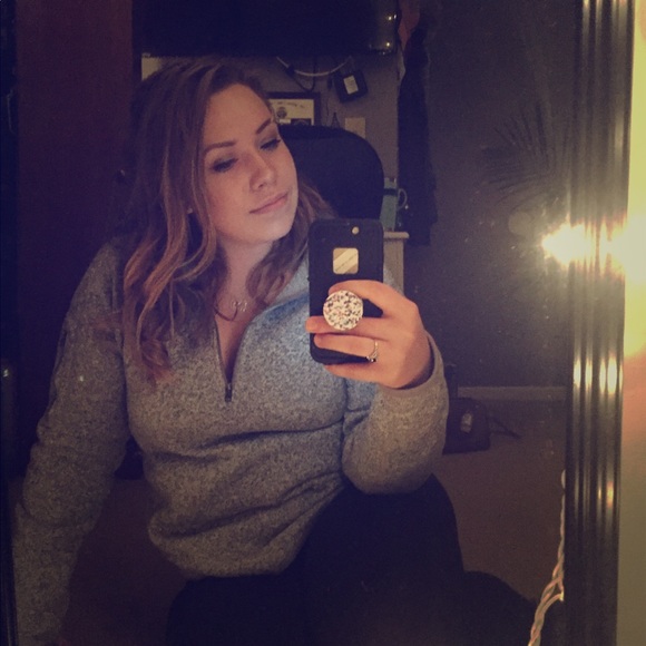 Meet your Posher, Lindsey 🎀🌸 - Picture 2 of 2